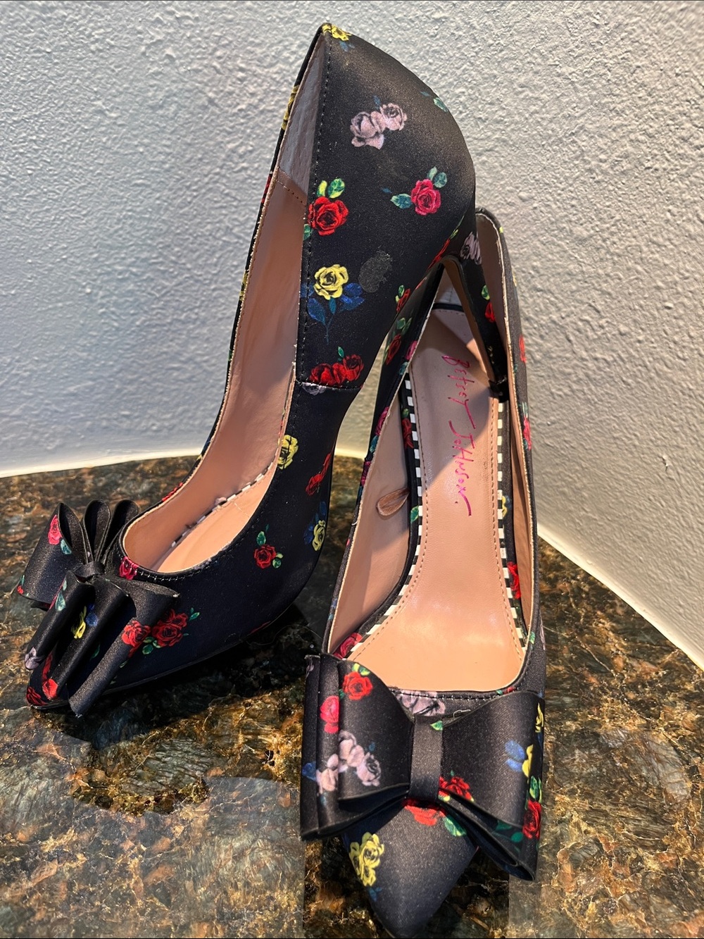 Betsey Johnson Black Floral Bow Pointed-Toe Pumps with Red & Yellow Accents